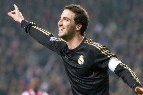 华体会网站-湖畔热战正酣，赛事经济持续升温