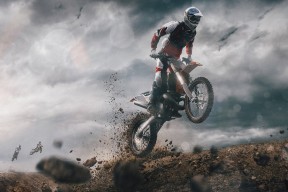 华体会手机在线-麦肯齐：作为全黑队的后卫，他的速度与技术为球队带来强大动力